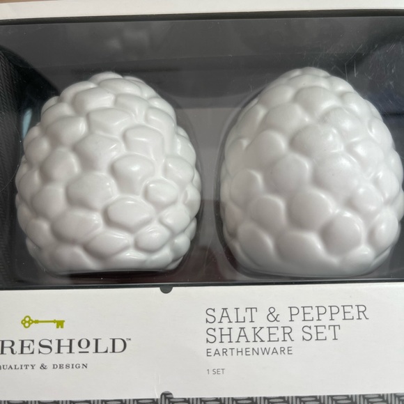 Threshold Dining New White Pine Cone Salt And Pepper Shakers Poshmark